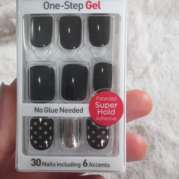 Fake nails - Picture 3 of 3